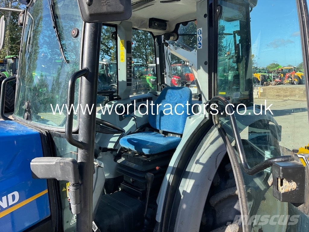New Holland T 4.100 Tractors
