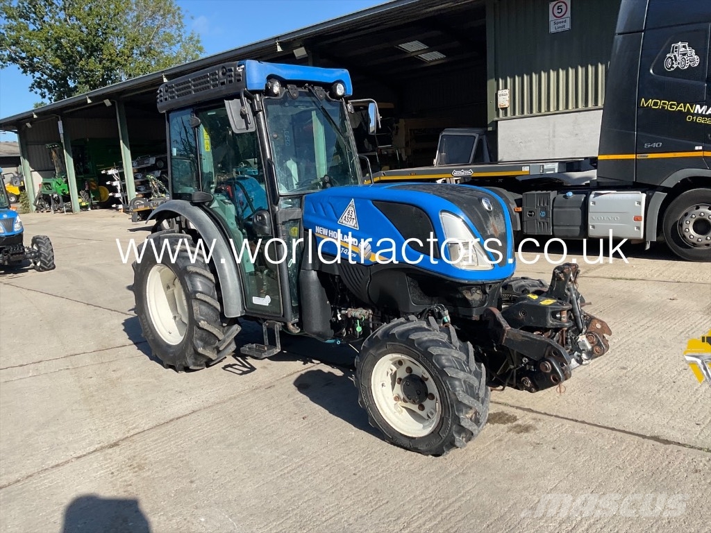 New Holland T 4.100 Tractors