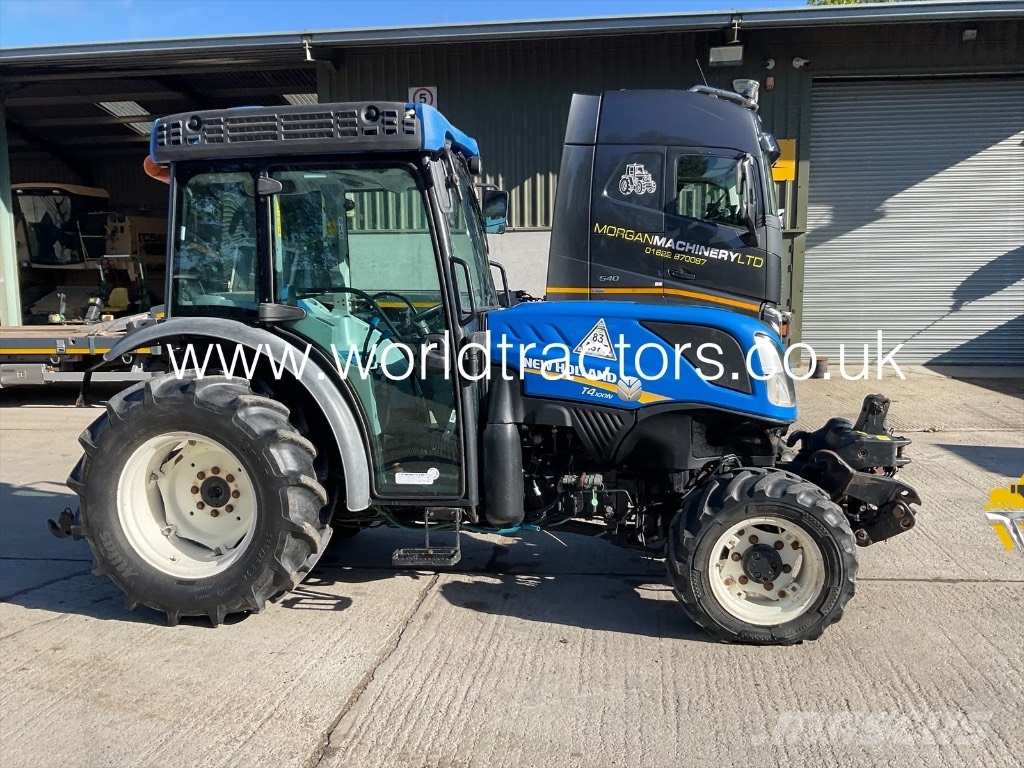 New Holland T 4.100 Tractors