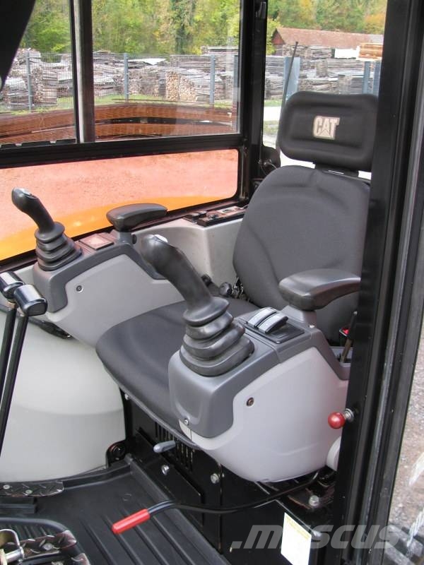 CAT 302.7 D CR POWERTILLT 4 žlice Mini bagri <7t