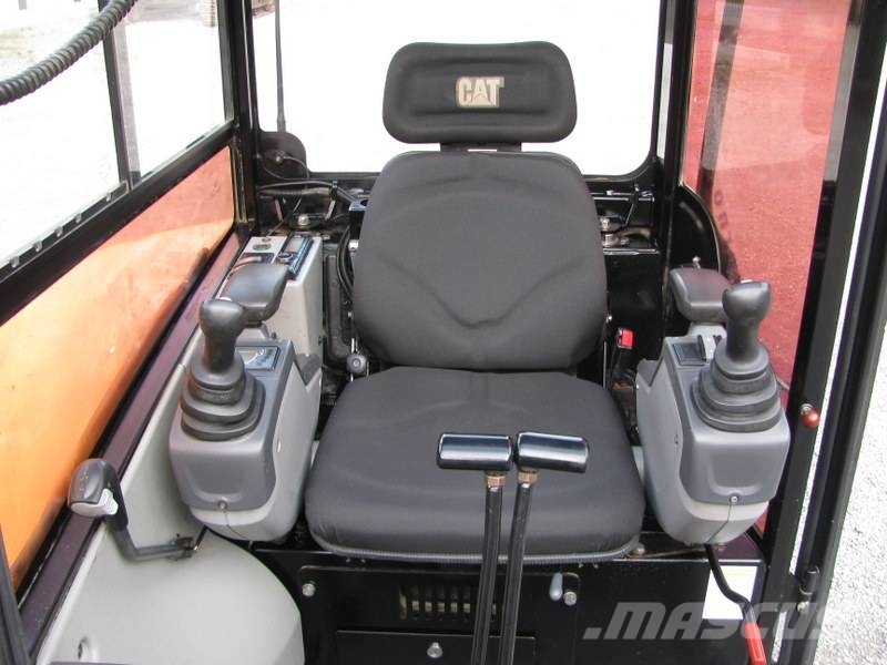 CAT 302.7 D CR POWERTILLT 4 žlice Mini bagri <7t