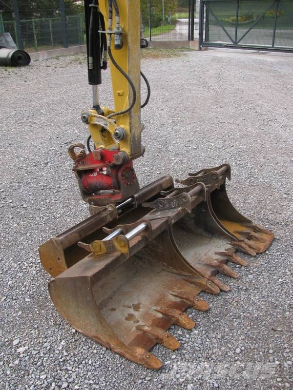 CAT 302.7 D CR POWERTILLT 4 žlice Mini bagri <7t