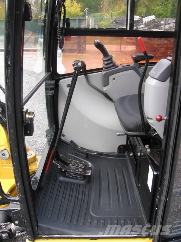 CAT 302.7 D CR POWERTILLT 4 žlice Mini bagri <7t