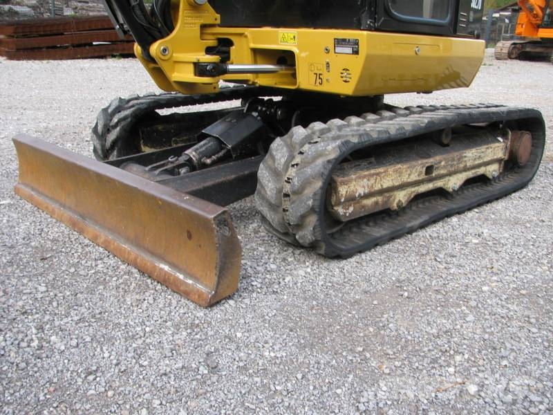 CAT 302.7 D CR POWERTILLT 4 žlice Mini bagri <7t
