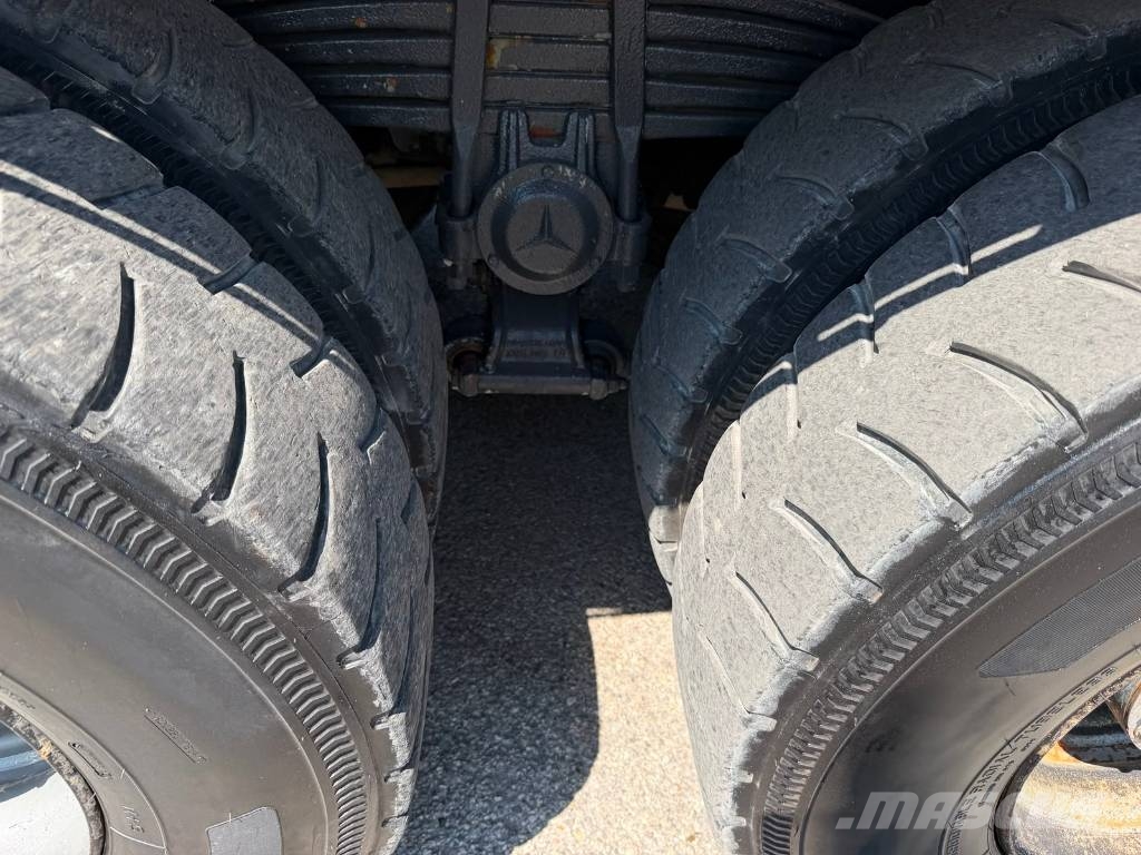 Mercedes-Benz Actros 4144 B Concrete distribution booms