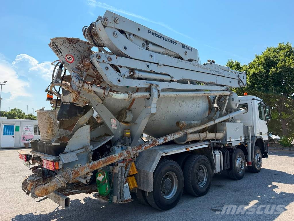 Mercedes-Benz Actros 4144 B Concrete distribution booms