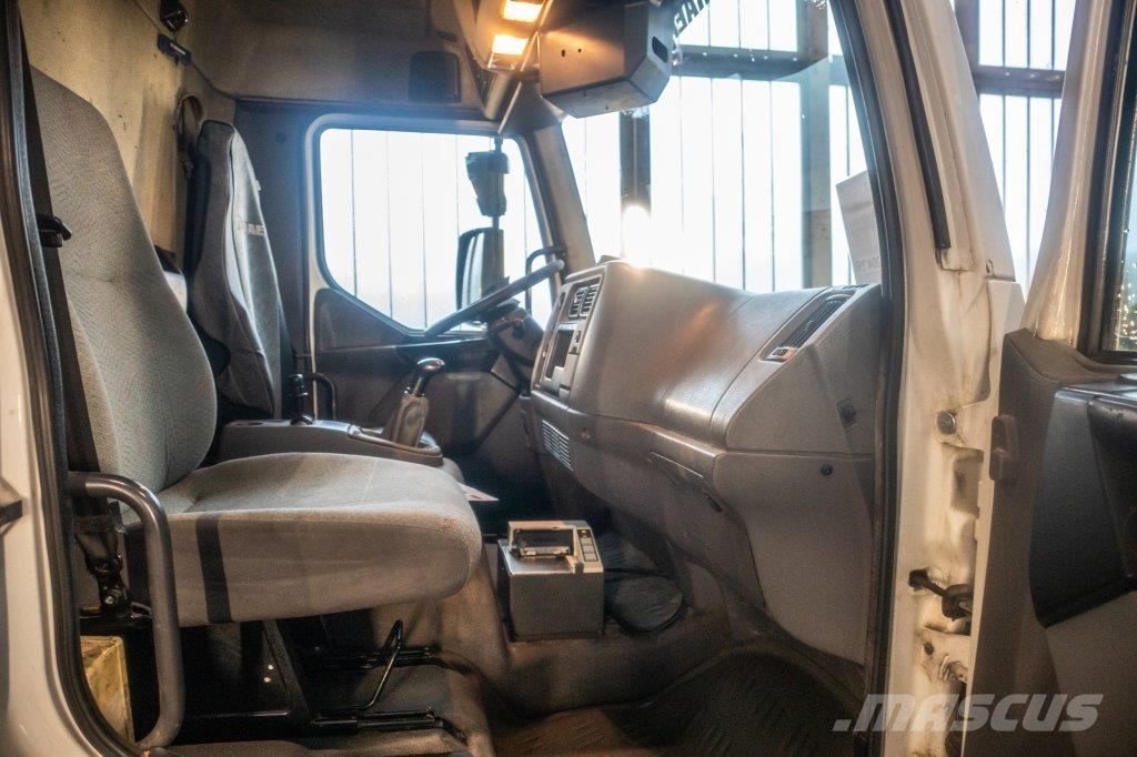 Renault 180 DCI+5500L/3COMP LAMES 運油車