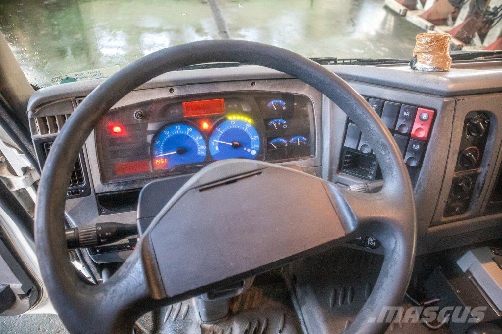 Renault 180 DCI+5500L/3COMP LAMES 運油車