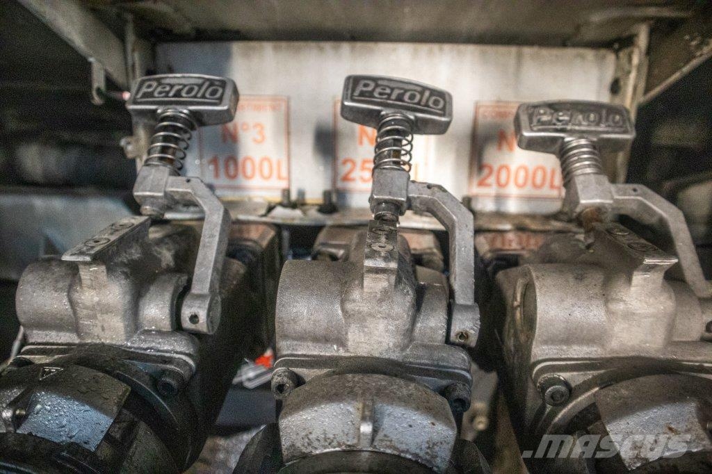 Renault 180 DCI+5500L/3COMP LAMES 運油車
