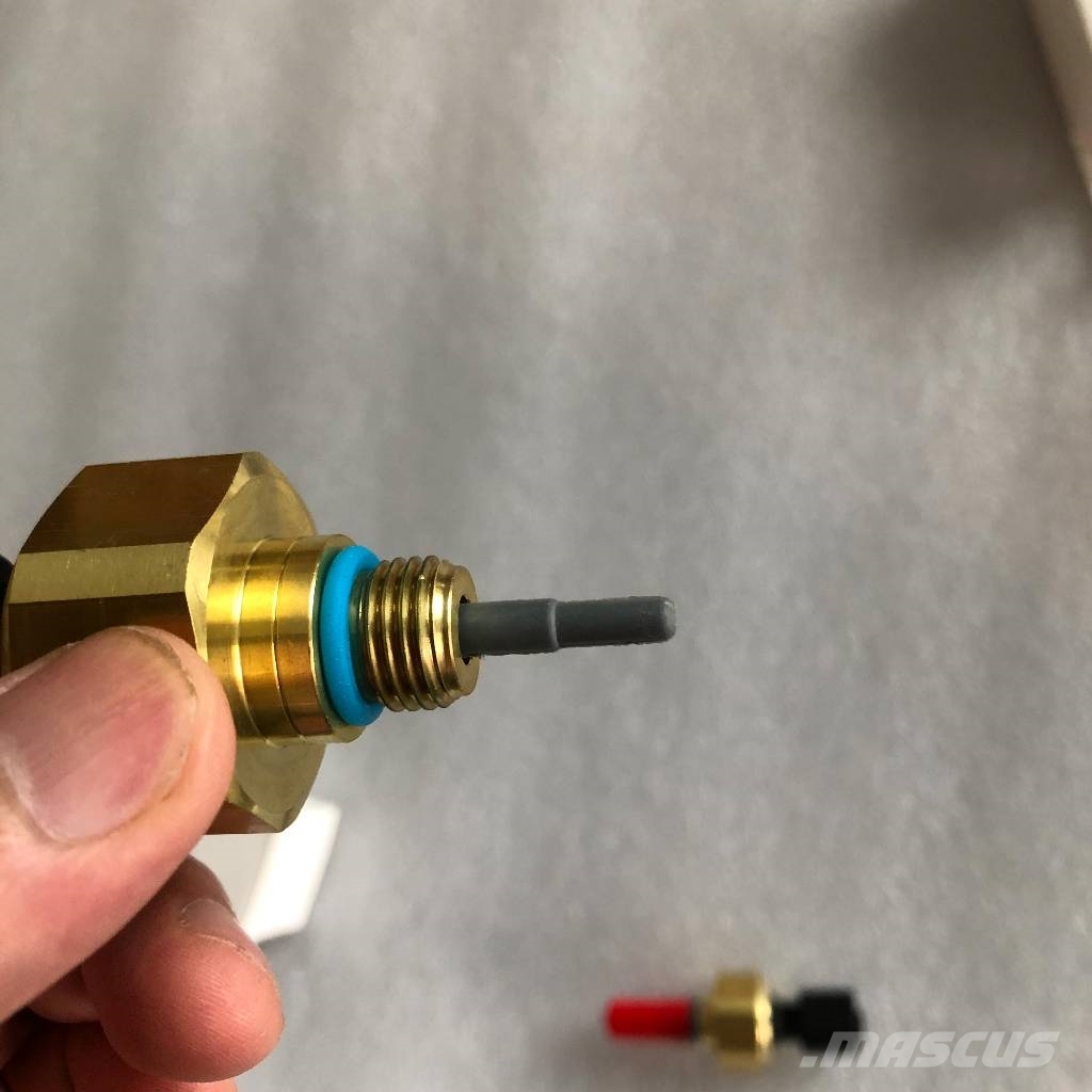 Cummins Qsm11 Pressure Temperature Sensor 3330954 3330953 Moteur