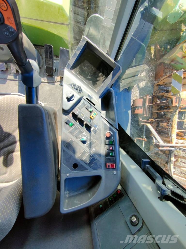 CLAAS Xerion 3300 Trac VC 트랙터