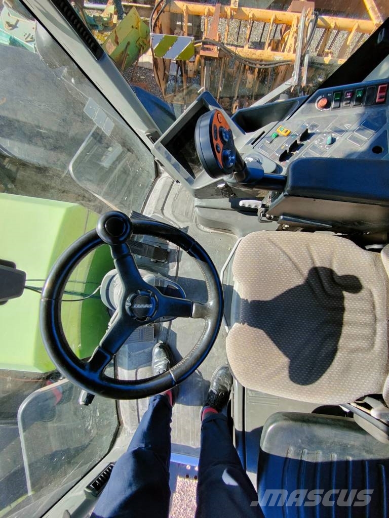CLAAS Xerion 3300 Trac VC 트랙터