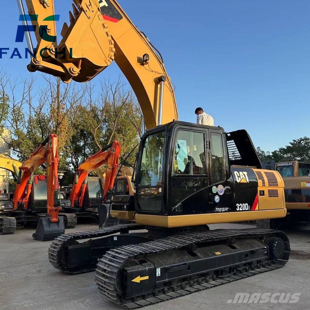 CAT 320D2 Escavadeiras de esteiras