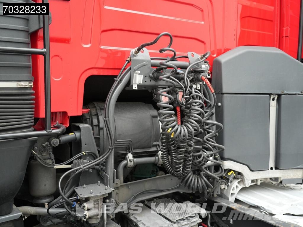 Volvo FH 460 4X2 Mega XL 2x Tanks ACC Navi Tractor Units