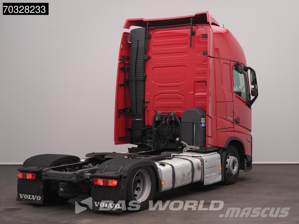 Volvo FH 460 4X2 Mega XL 2x Tanks ACC Navi Tractor Units