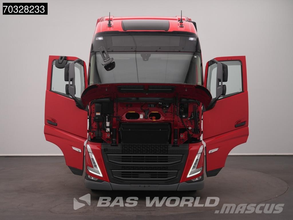 Volvo FH 460 4X2 Mega XL 2x Tanks ACC Navi Tractor Units