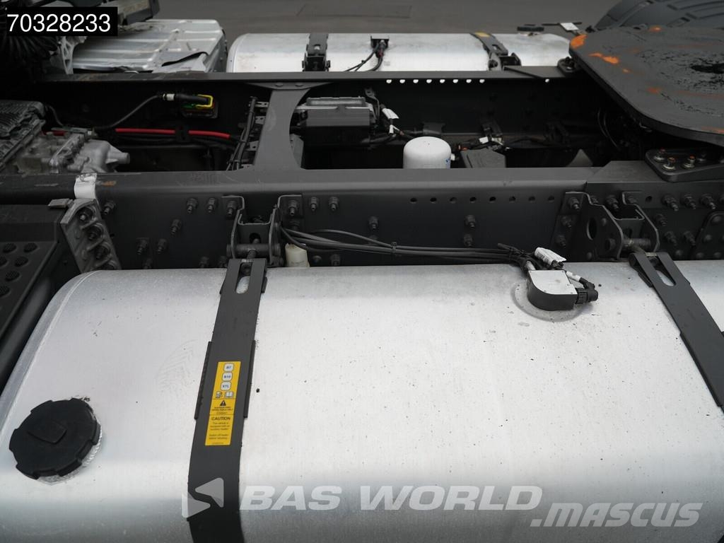 Volvo FH 460 4X2 Mega XL 2x Tanks ACC Navi Cavalos mecânicos