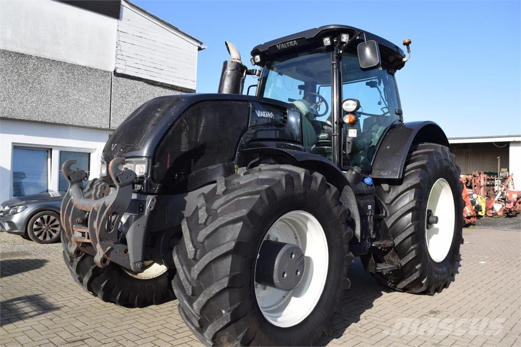 Valtra S353 트랙터
