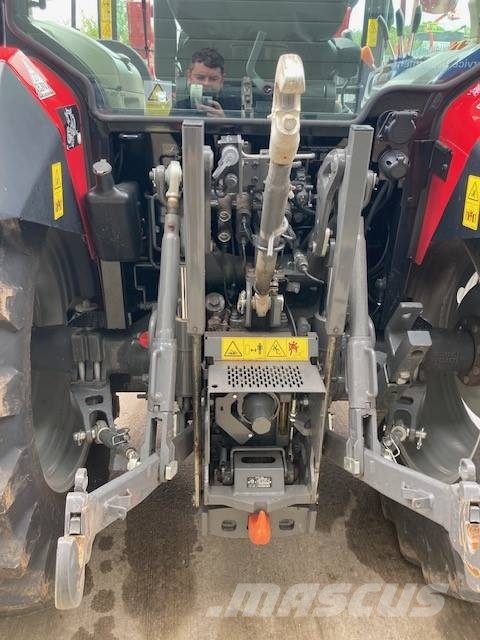 Massey Ferguson 4710M CAB الجرارات