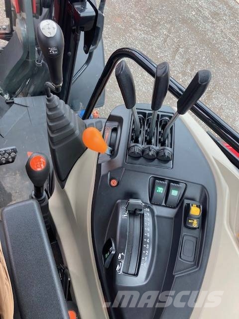 Massey Ferguson 4710M CAB الجرارات