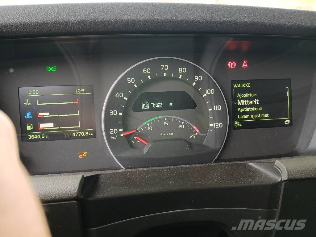 Volvo FH13 väliteli veturi Trekkvogner