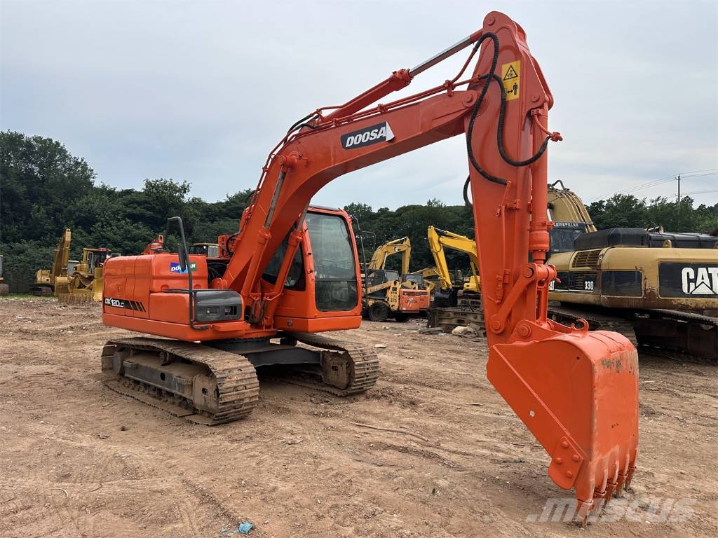 Doosan DX 120 Kāpurķēžu ekskavatori