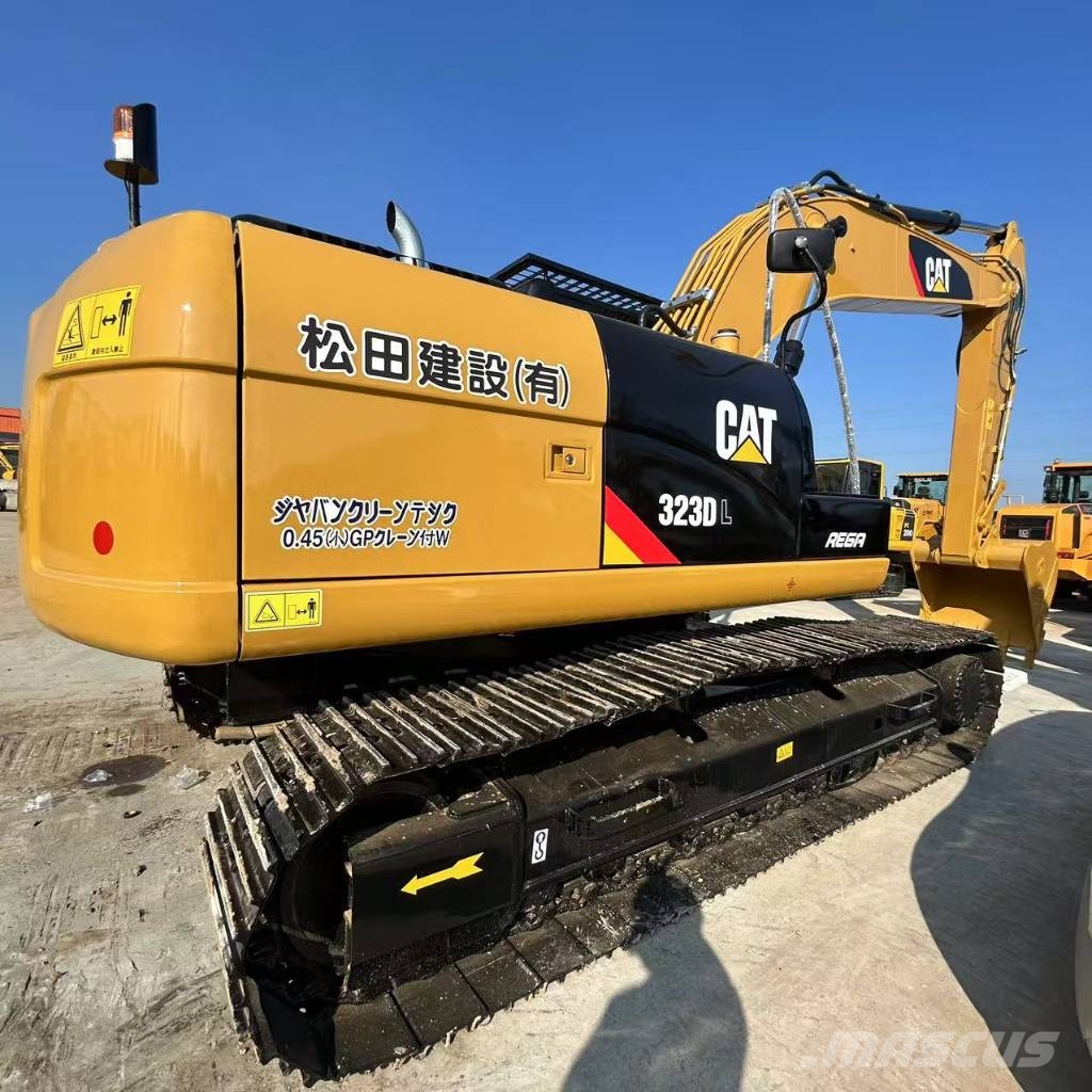 CAT CAT323DL Közepes (midi) kotrók 7 t - 12 t