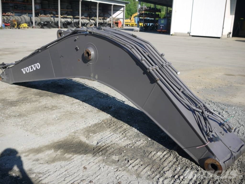Volvo EC210 uusi puomisto Бони і ковші