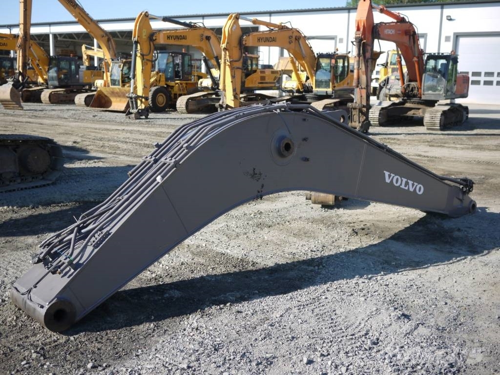 Volvo EC210 uusi puomisto Бони і ковші