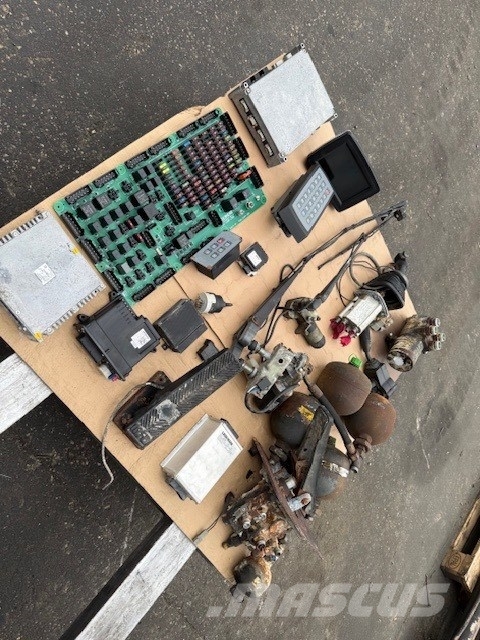 Liebherr L 566/576 COMPLET PARTS CAB Elektronika