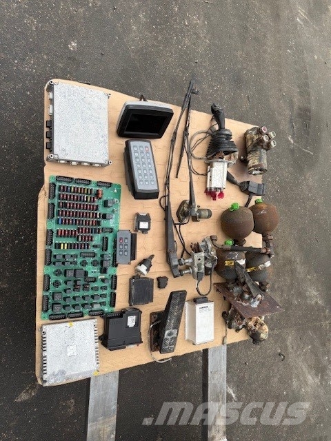 Liebherr L 566/576 COMPLET PARTS CAB Elektronika