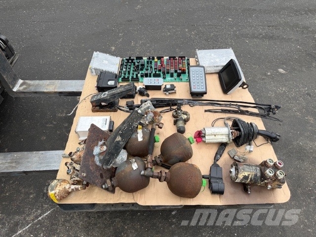 Liebherr L 566/576 COMPLET PARTS CAB Elektronika