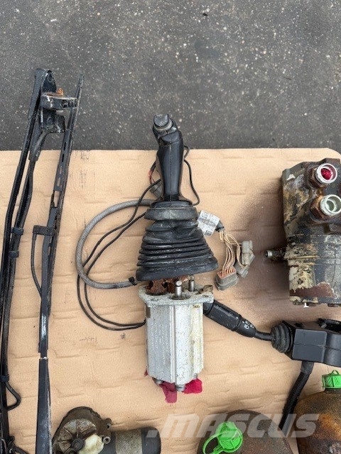 Liebherr L 566/576 COMPLET PARTS CAB Elektronika
