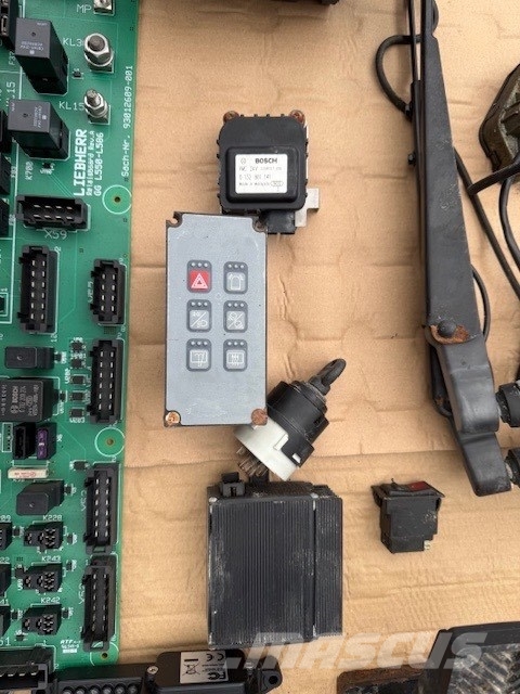 Liebherr L 566/576 COMPLET PARTS CAB Elektronika