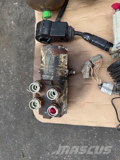 Liebherr L 566/576 COMPLET PARTS CAB Elektronika