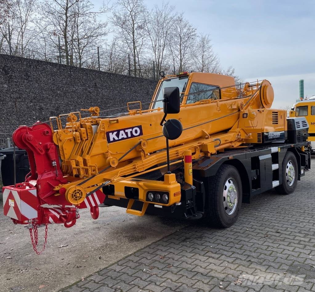 Kato CR-130Rv Citykran Visurgājēji celtņi