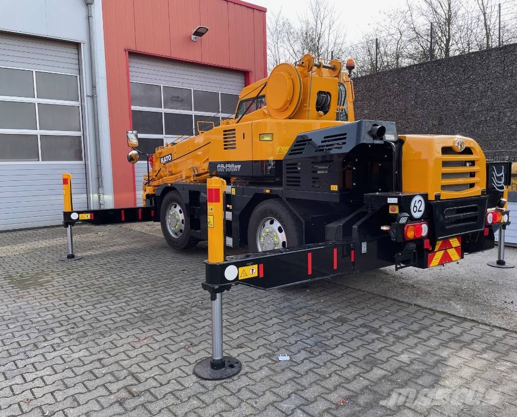 Kato CR-130Rv Citykran Visurgājēji celtņi