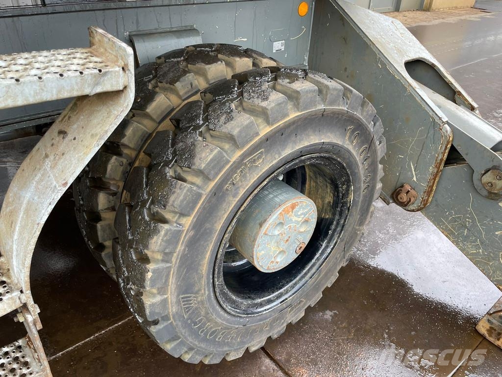 Liebherr LH30 M - Material Handler 工业挖掘机