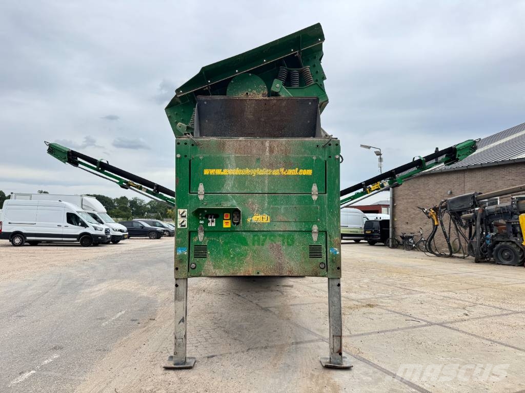 McCloskey S130 2D - TOP Condition / 3 conveyors Zeefinstallatie