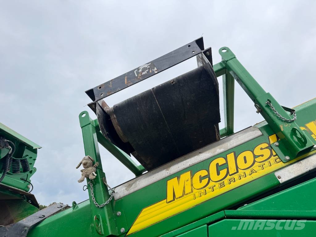 McCloskey S130 2D - TOP Condition / 3 conveyors Zeefinstallatie
