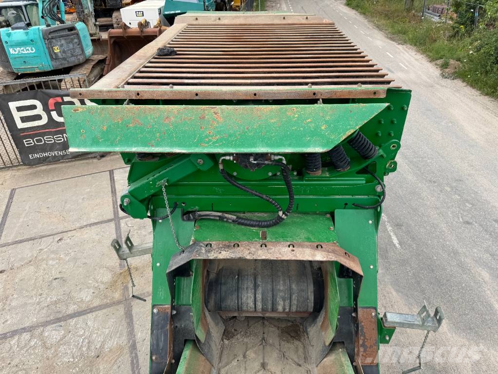 McCloskey S130 2D - TOP Condition / 3 conveyors Zeefinstallatie