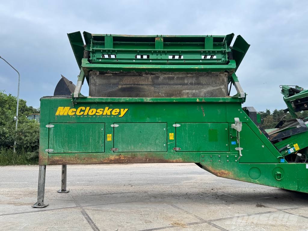 McCloskey S130 2D - TOP Condition / 3 conveyors Zeefinstallatie