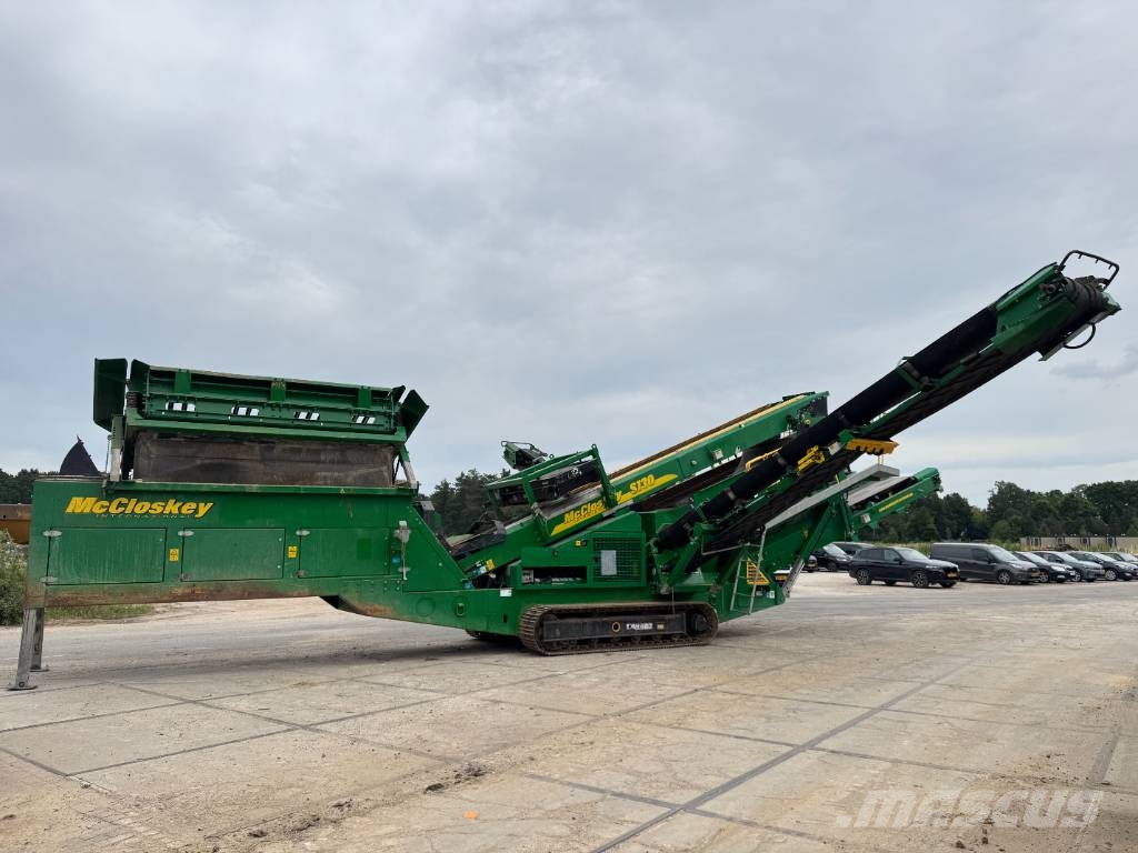 McCloskey S130 2D - TOP Condition / 3 conveyors Zeefinstallatie