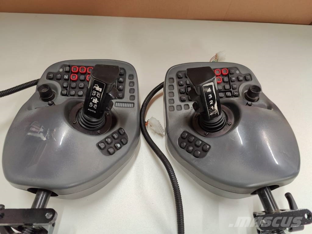 Komatsu Joysticks Eletrônica