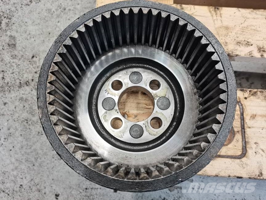 CAT TH 82 reducer Clark-Hurth} Axles
