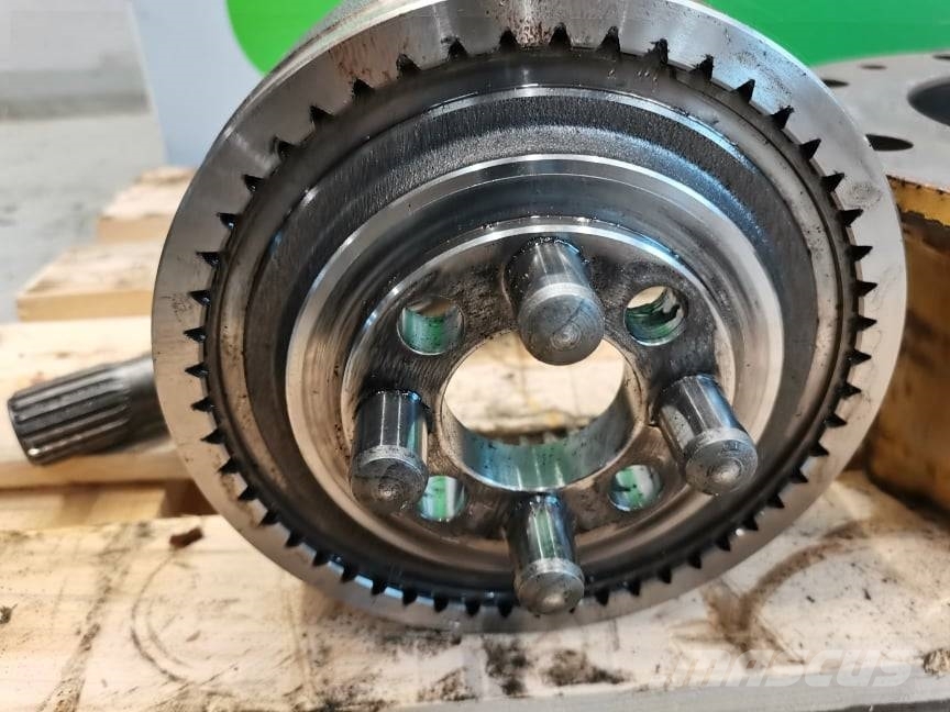 CAT TH 82 reducer Clark-Hurth} Axles
