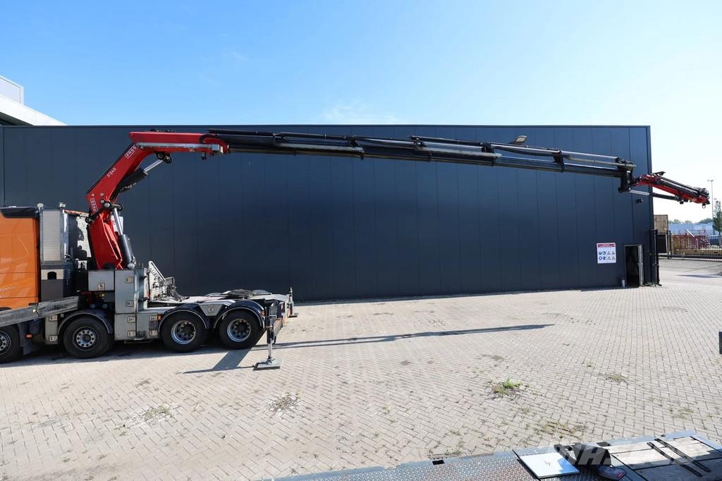 Volvo FH 500 8X2 Crane tractor with Fassi 545 with Jib Trækkere