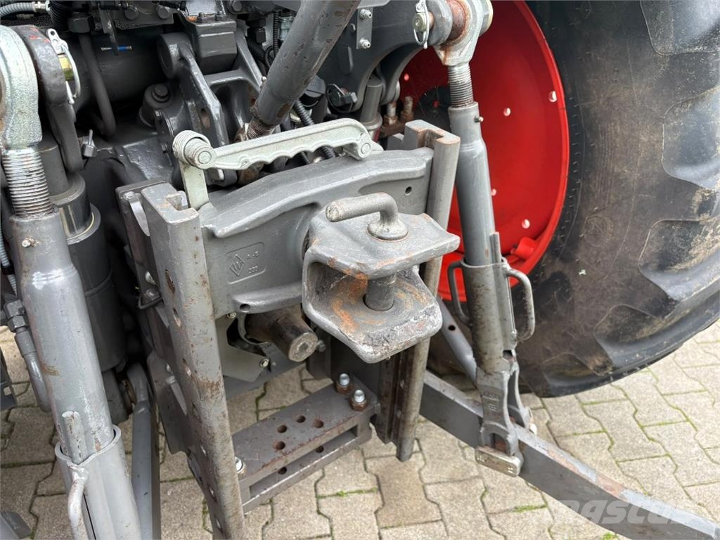 CLAAS Arion 420 Tractoren