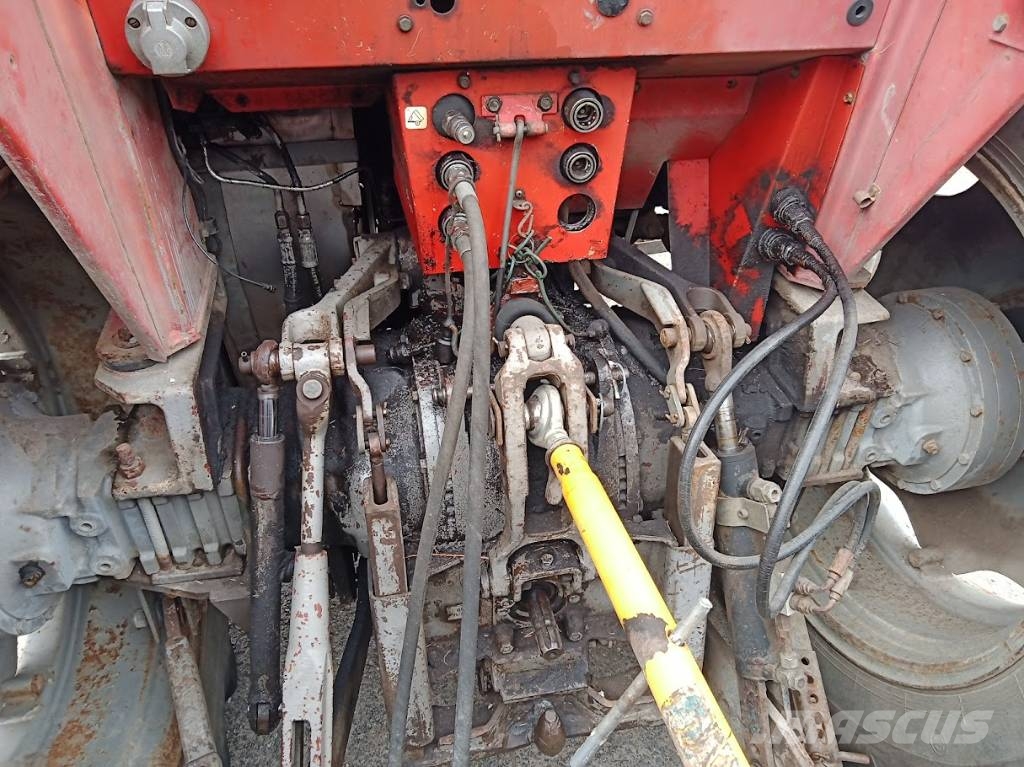 Massey Ferguson 590 Traktorok