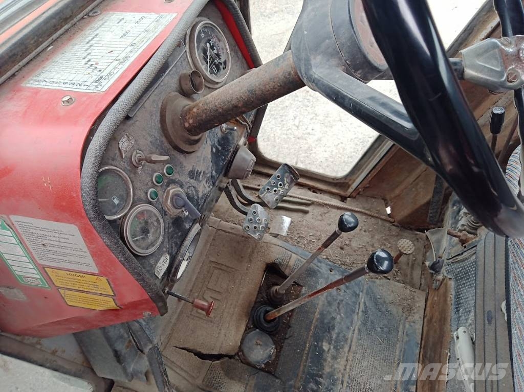 Massey Ferguson 590 4X4 Traktori